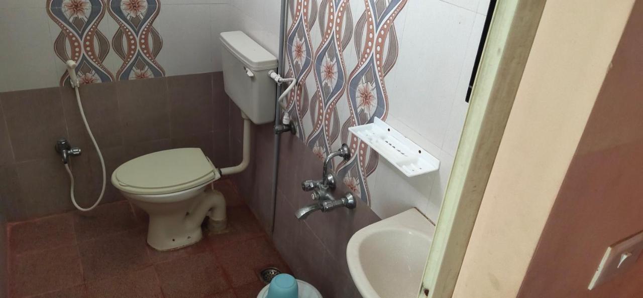 Hotel J J Residency Puducherry Exterior foto