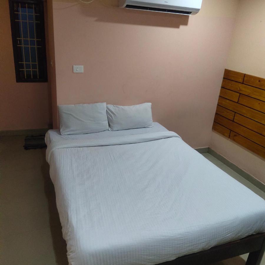 Hotel J J Residency Puducherry Exterior foto