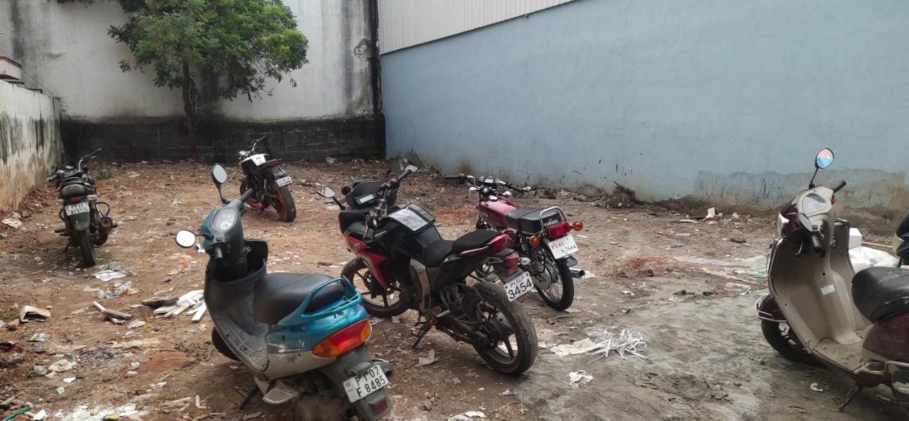 Hotel J J Residency Puducherry Exterior foto