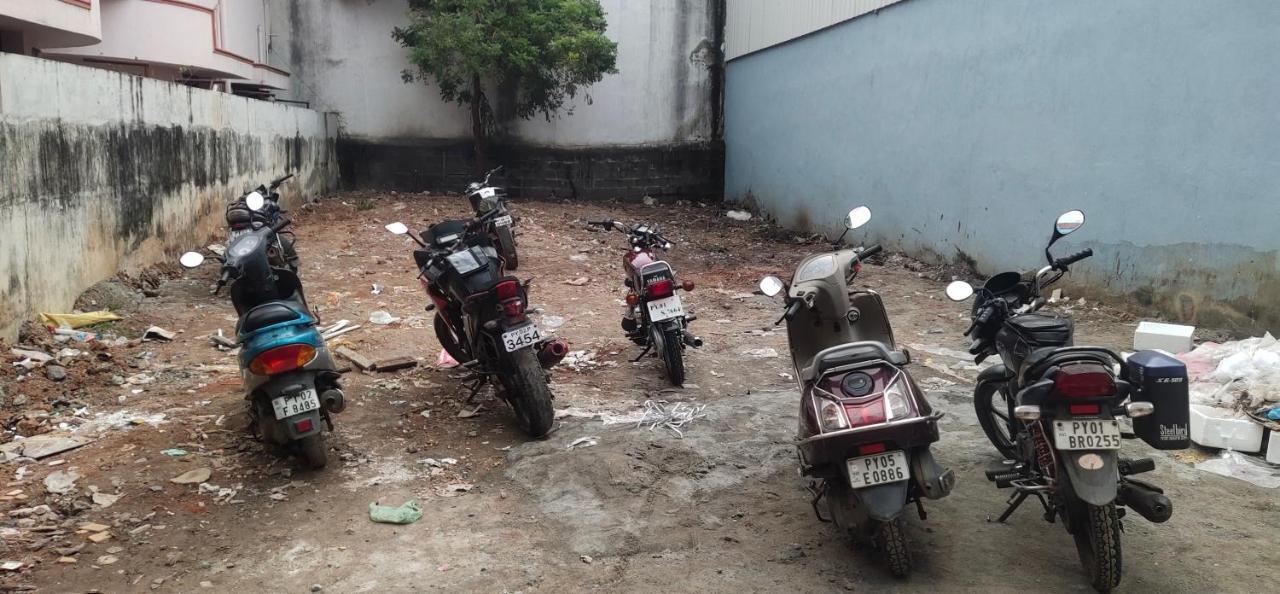 Hotel J J Residency Puducherry Exterior foto