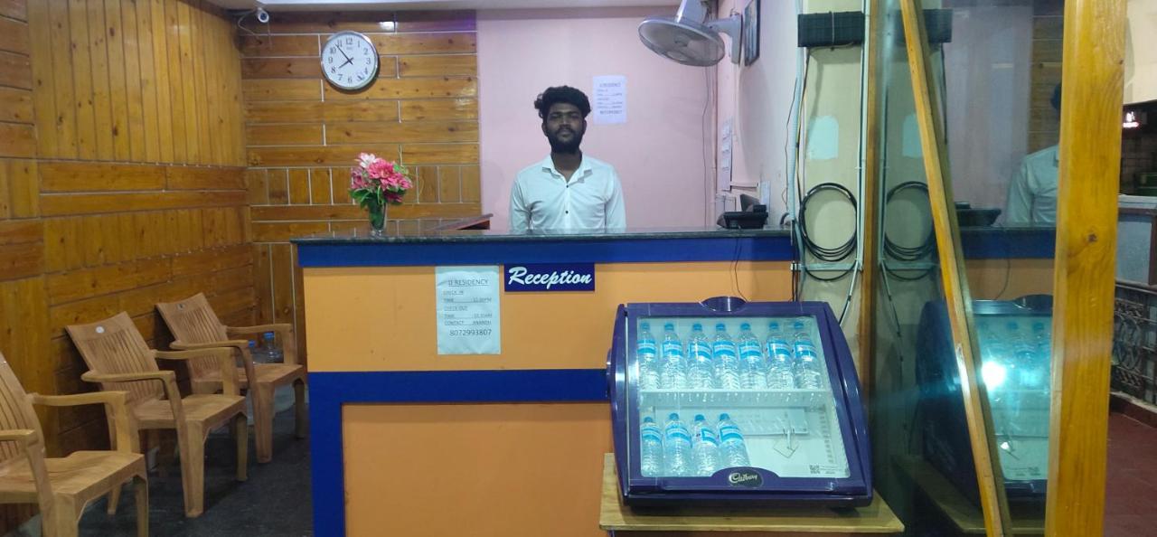 Hotel J J Residency Puducherry Exterior foto